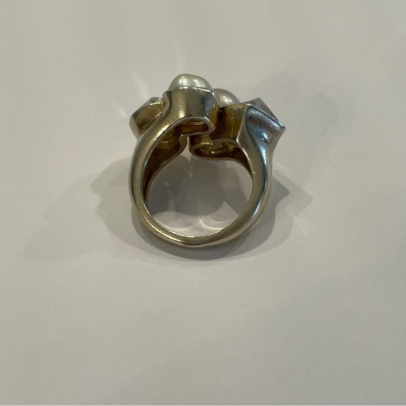 Cubic Zirconia and Simulated Pearl Abstract Cocktail Ring Size 7 Cluster - Picture 9 of 11